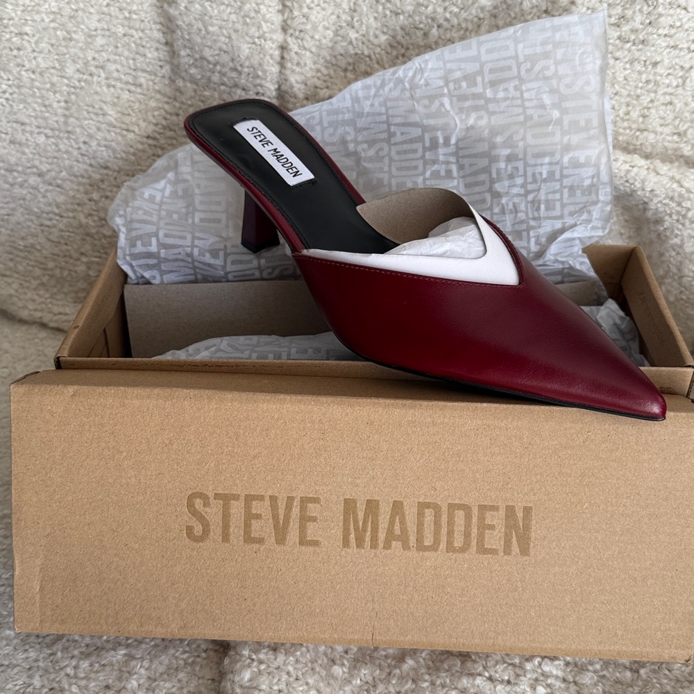 Steve Madden Mod Mule Heel - Size 8 - Dark Red NWT and box!